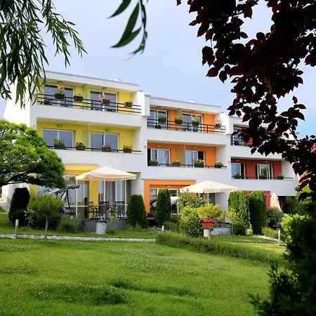 Stayinn Rainbow Beachfront By Asteri ساني بيتش
