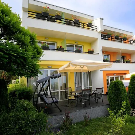 Stayinn Rainbow Beachfront By Asteri * ساني بيتش